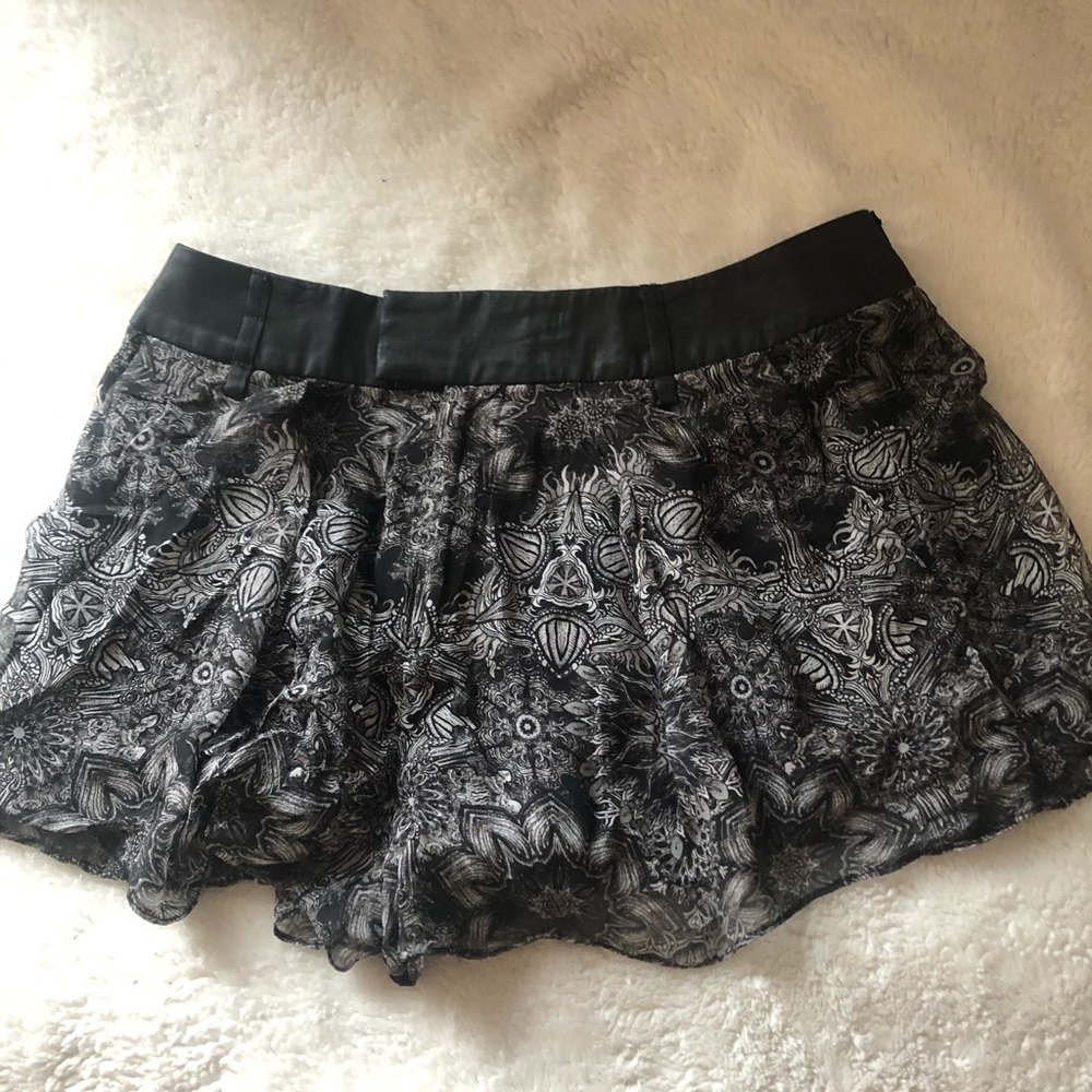 Loose shorts from HELMUT LANG. Size 0.